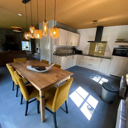Villa Lush In Hippolytusho With Jacuzzi Hippolytushoef
