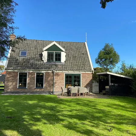 Lush In Hippolytusho With Jacuzzi Villa Hippolytushoef