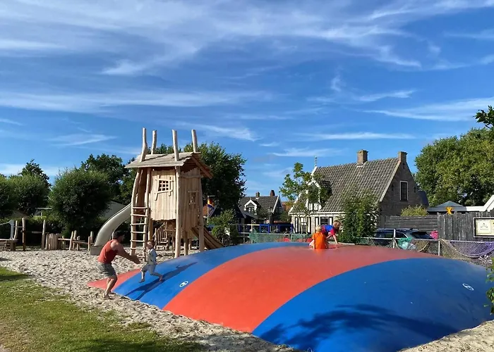 Villa In Netherlands With Hot Tub & Garden Hippolytushoef