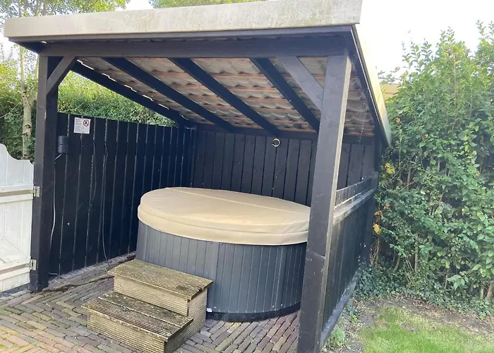 In Netherlands With Hot Tub & Garden *